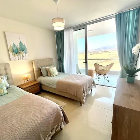 Beautiful Sea & Mountain Views In Iskele, North Cyprus Appartement